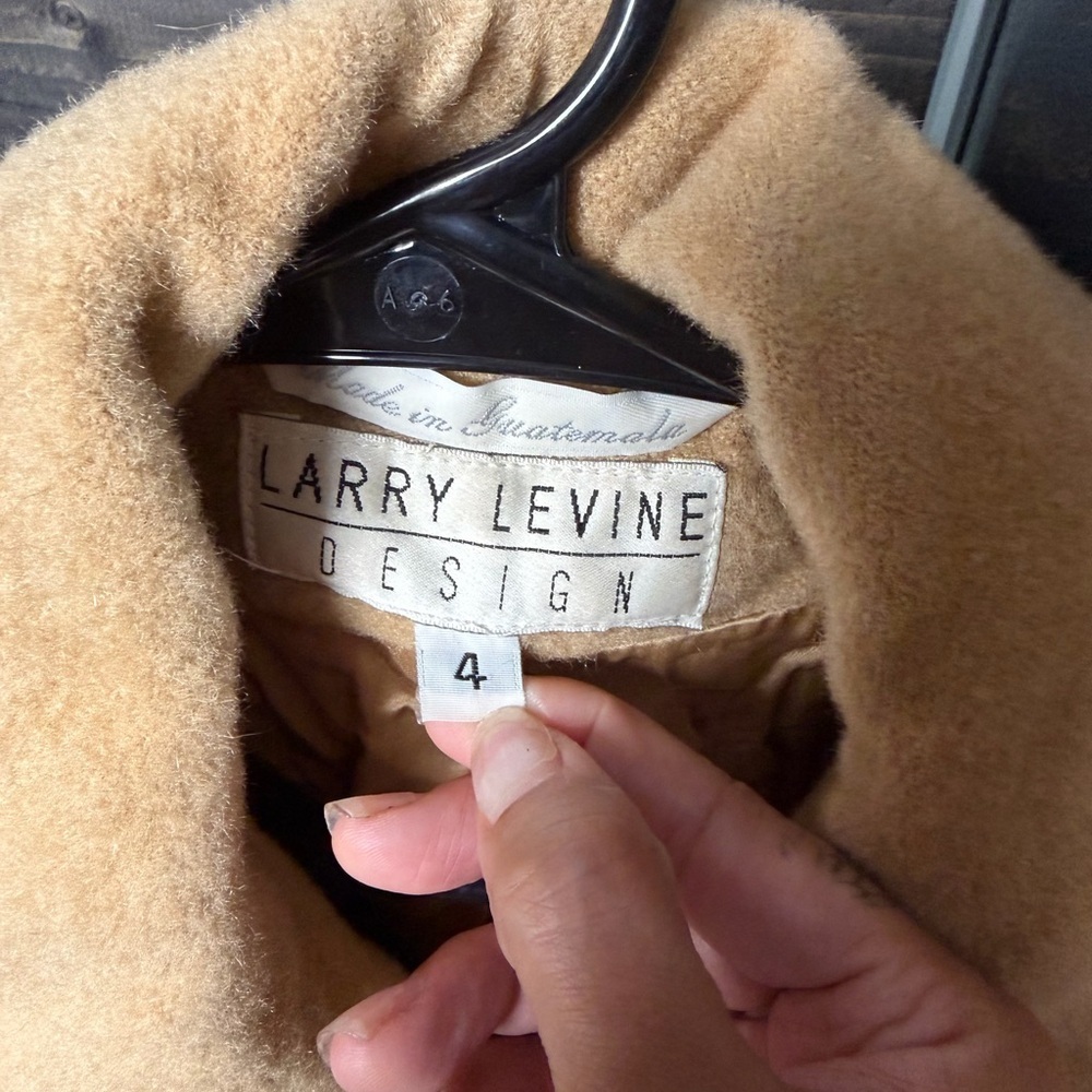 Vintage Larry Levine 100% Camel Hair Coat Women’s 4 US 10 Italy Fabric - Picture 8 of 8